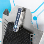 Mattenhalter CAR MAT für SB-Waschanlagen Detailbild des Clips mit eingeklemmter Gummimatte bei Nassreinigung